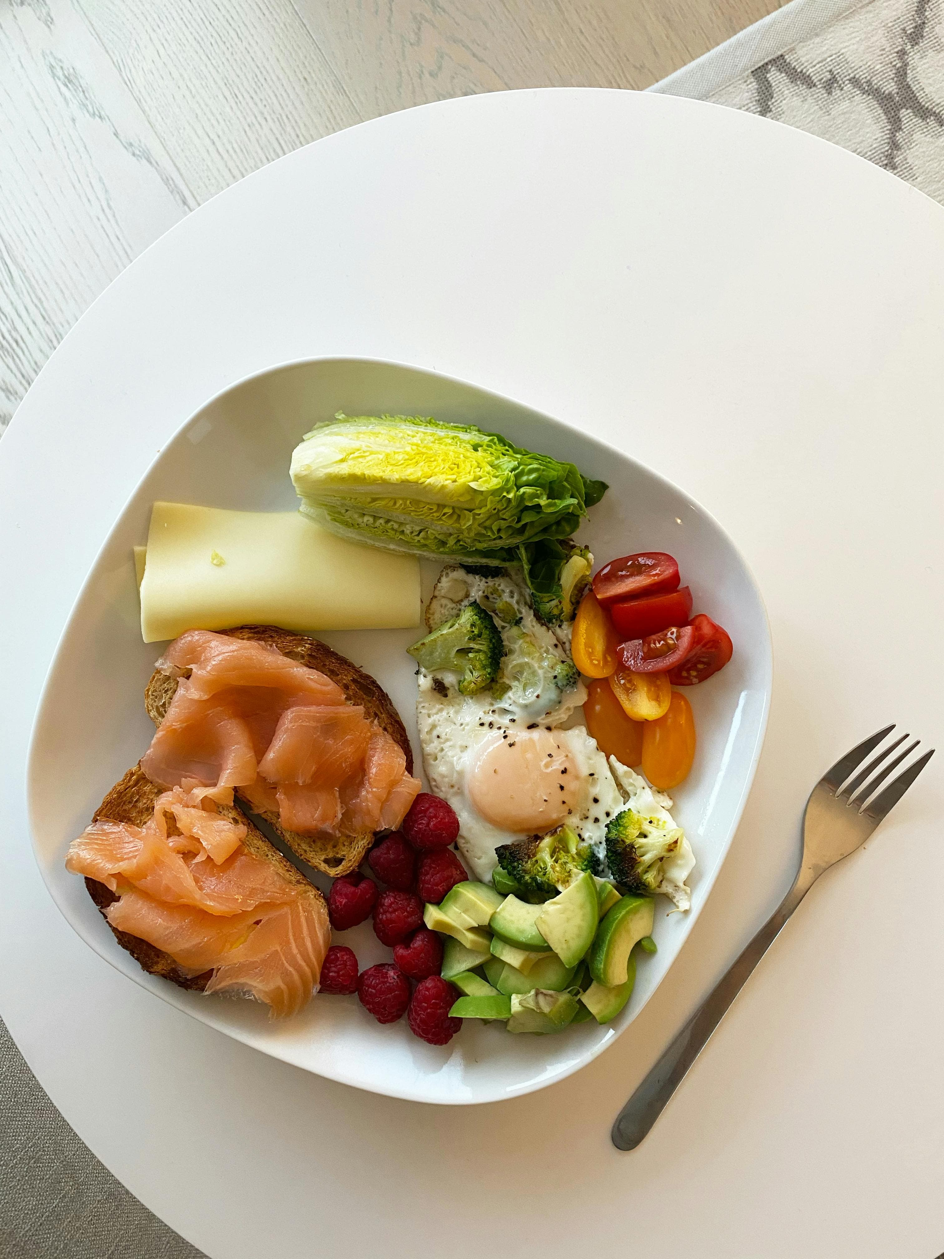 A balanced meal with whole grains, lean protein, and vegetables