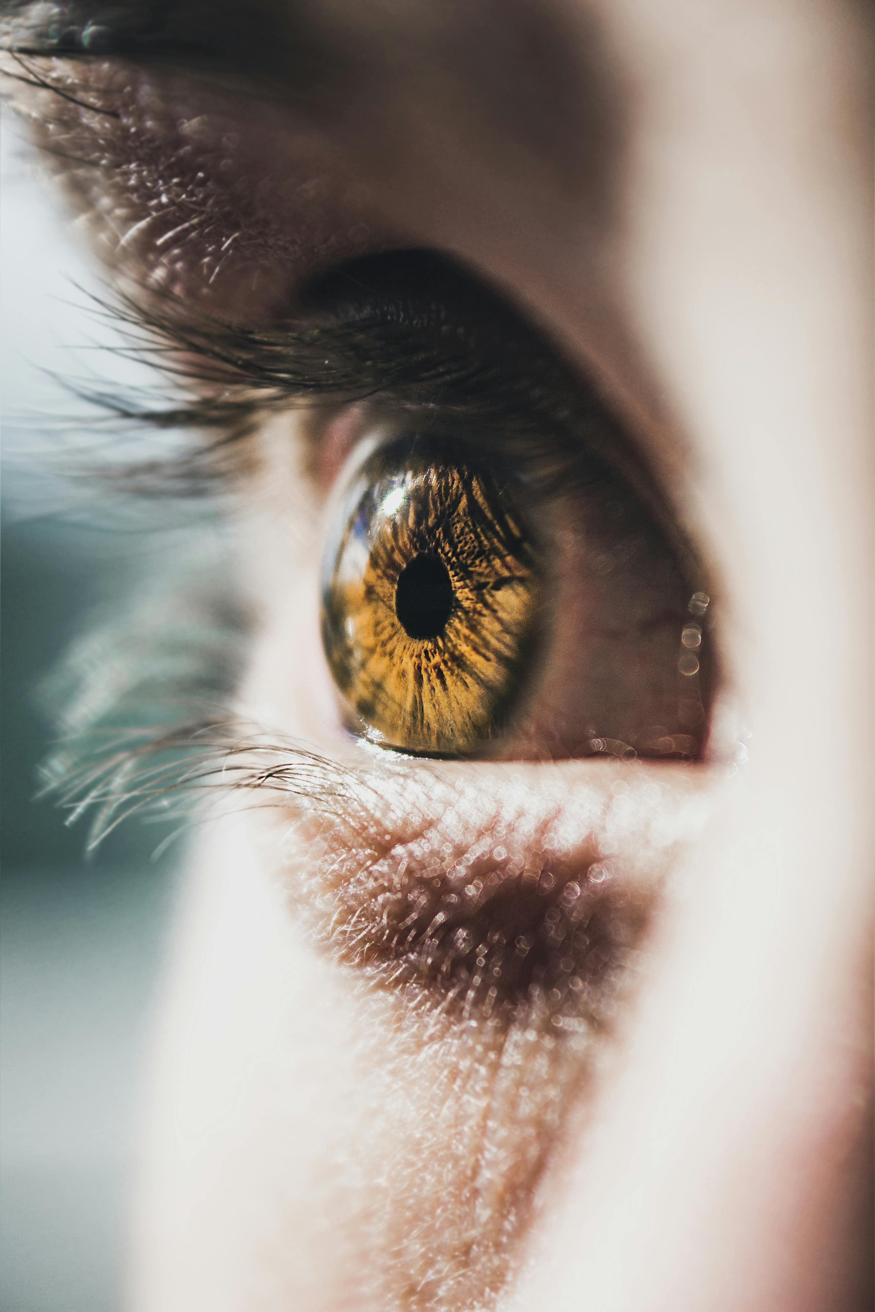 Various types of eye drops for treating blurred vision