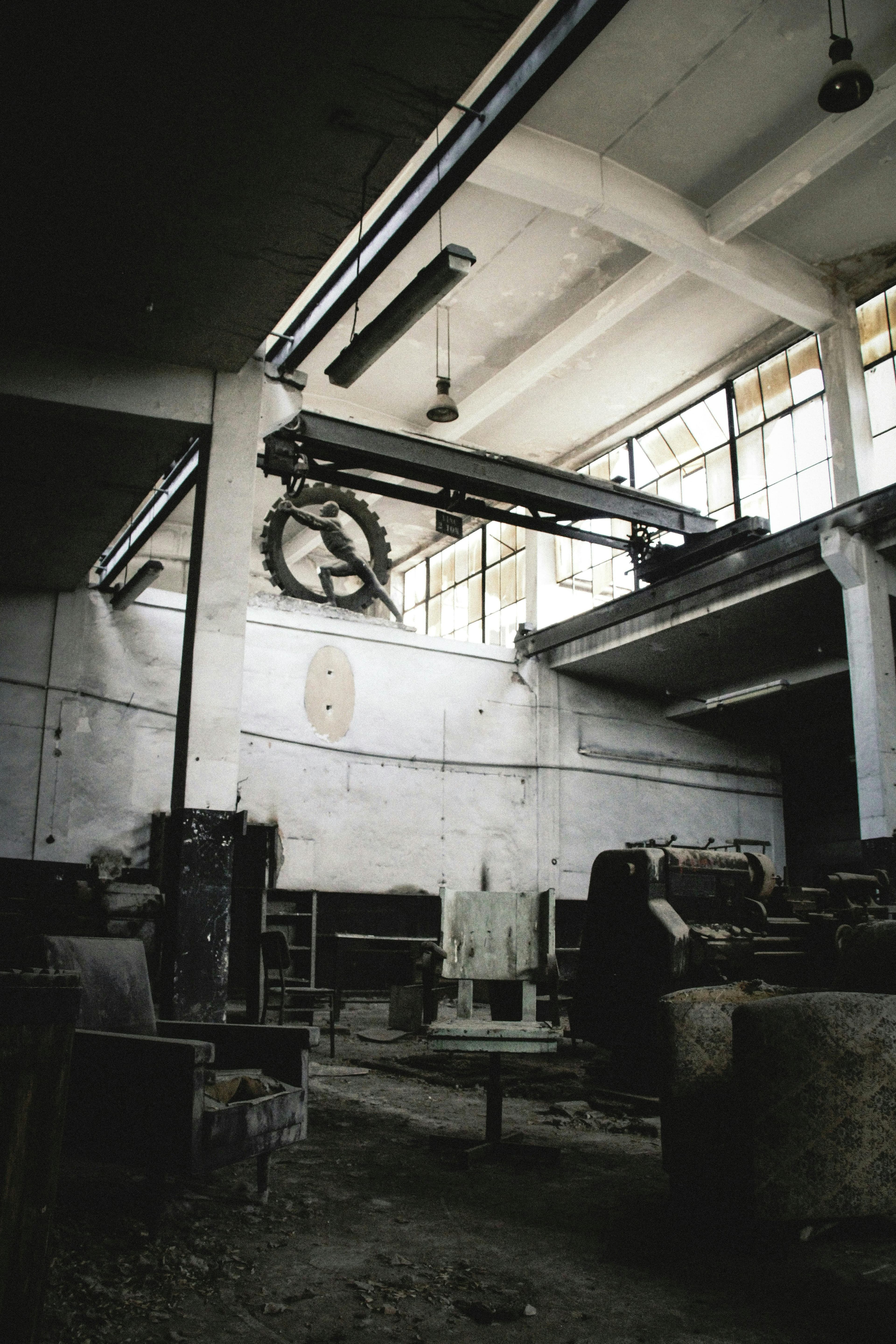 A vintage anesthesia machine from the early 20th century, similar to the Muir Midget