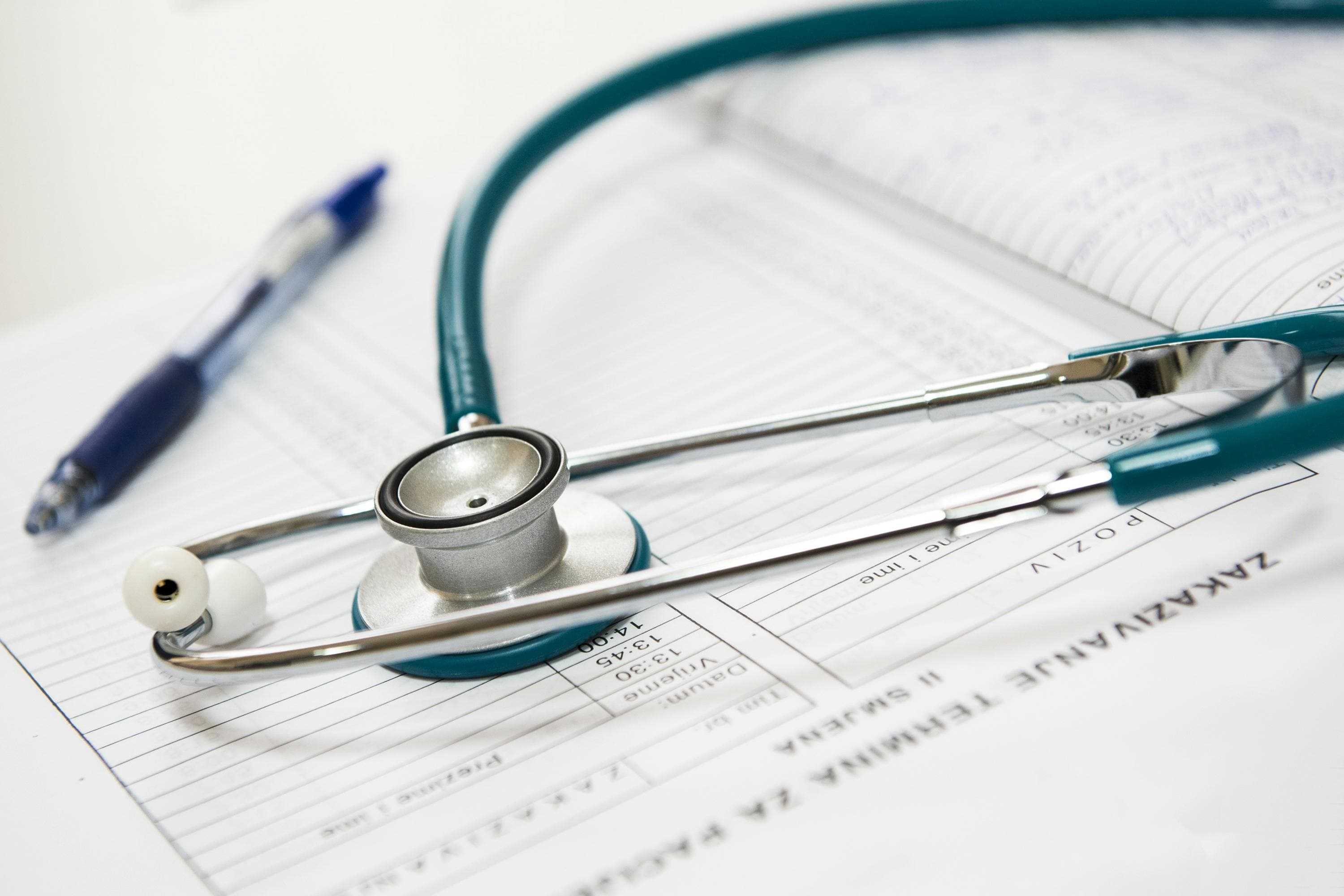 Chart comparing cost and benefits of LipiFlow treatment