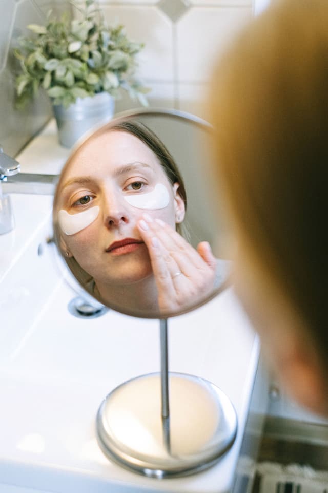 can-you-use-dry-eye-drops-after-cataract-surgery-expert-insights-and