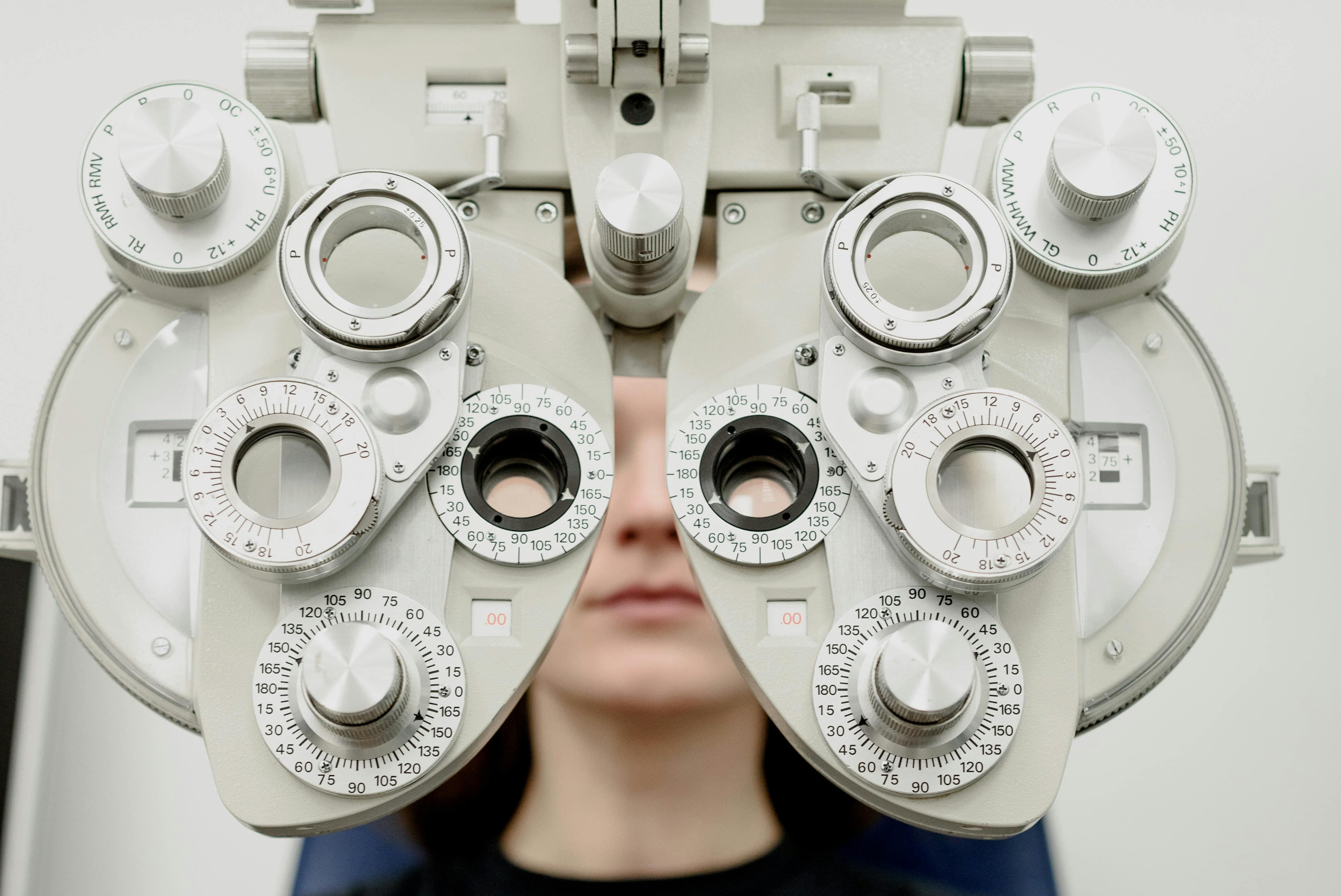 Optical coherence tomography scan showing retinal layers and measurements