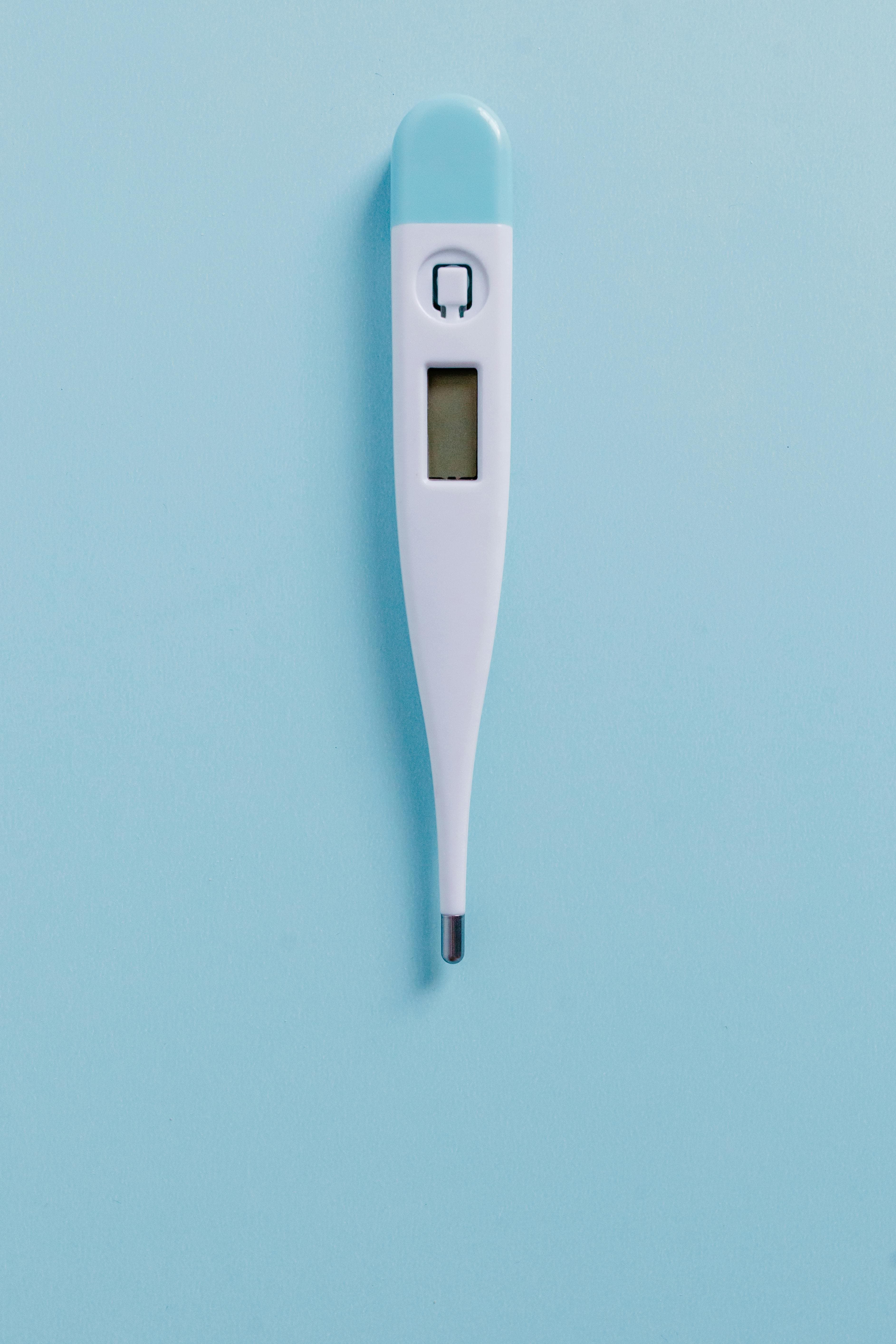 Modern digital ECG device with small electrodes for precise measurements