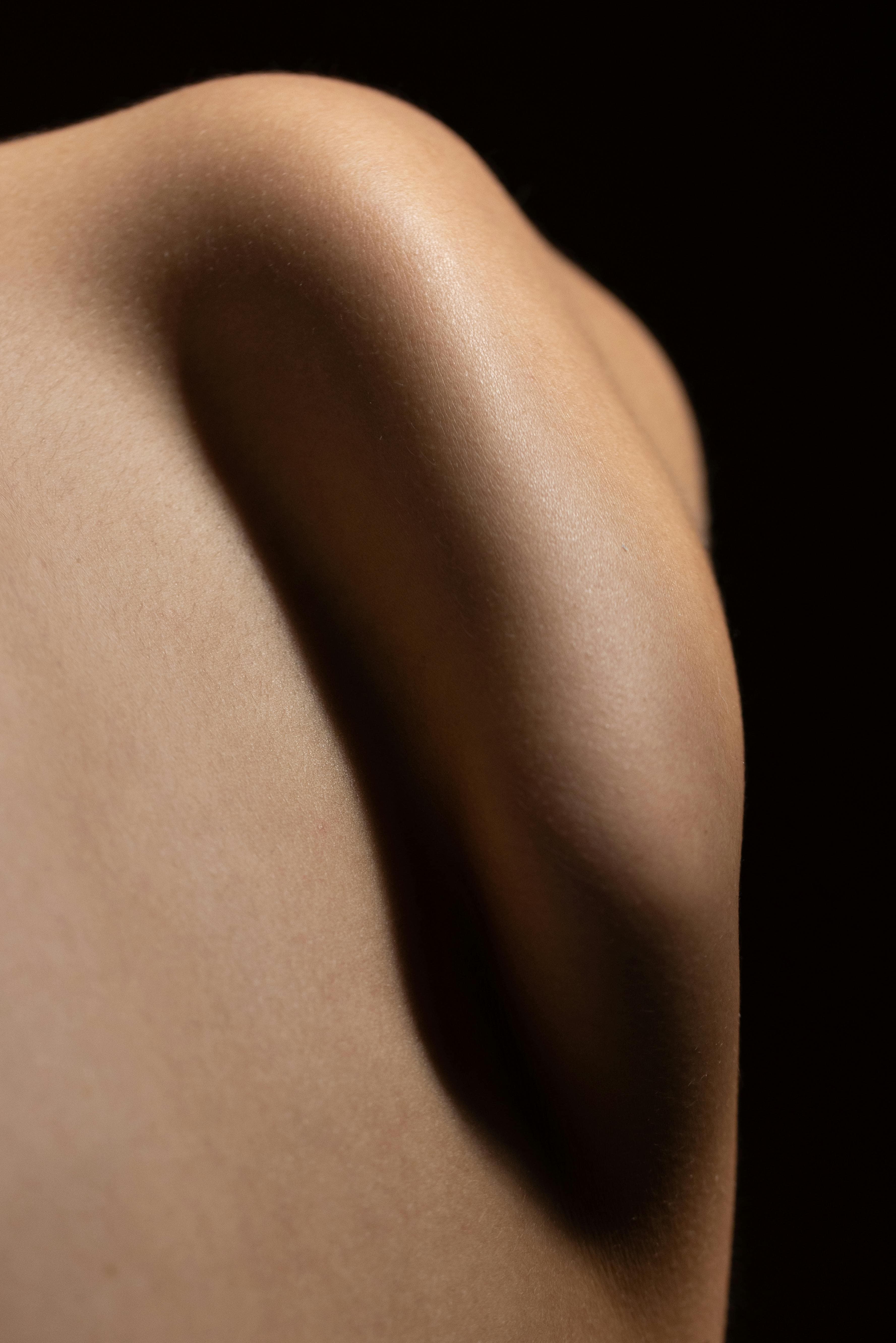 Diagram of shoulder anatomy highlighting the supraspinatus tendon